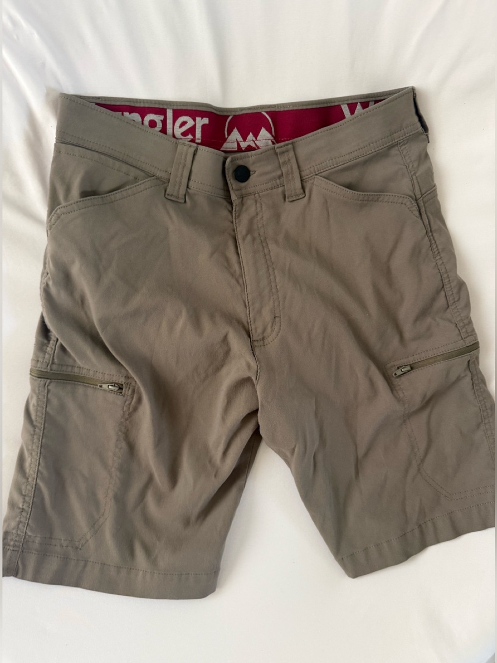 Wrangler Men’s Tan Cargo Shorts with Zip Pockets